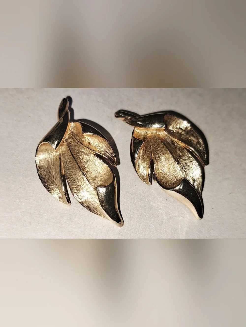 Vintage ACT II Signed Gold Tone Leaf  Earrings Costume Estate Fall Going Out
